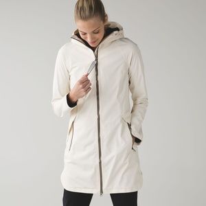 Lululemon Definitely Raining Rain Jacket Size 6